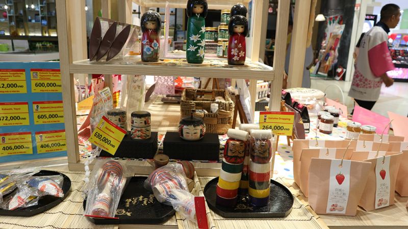 Kendama, Daruma, búp bê Kokeishi